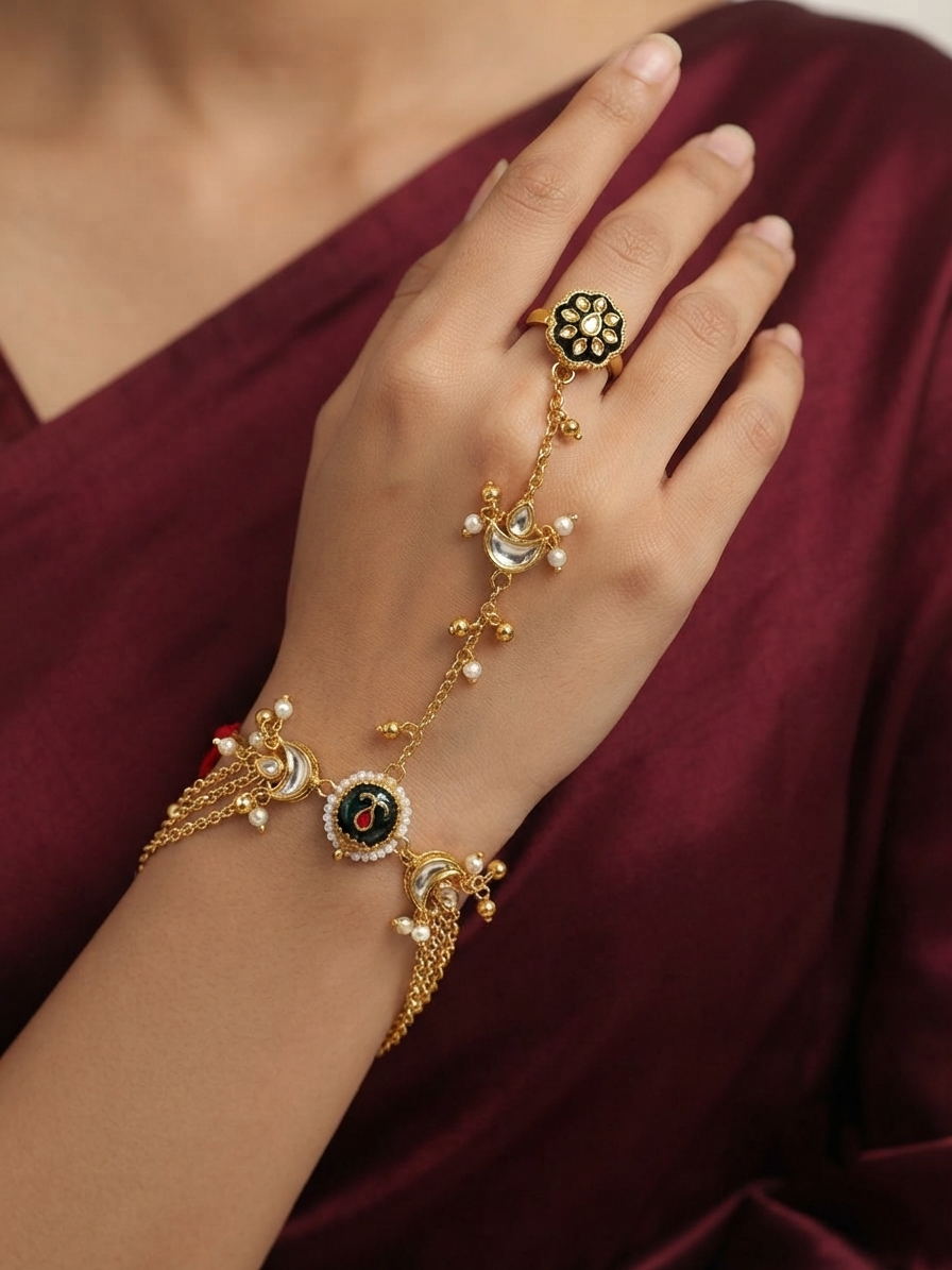 Elegant Kundan Hathphool Bracelet