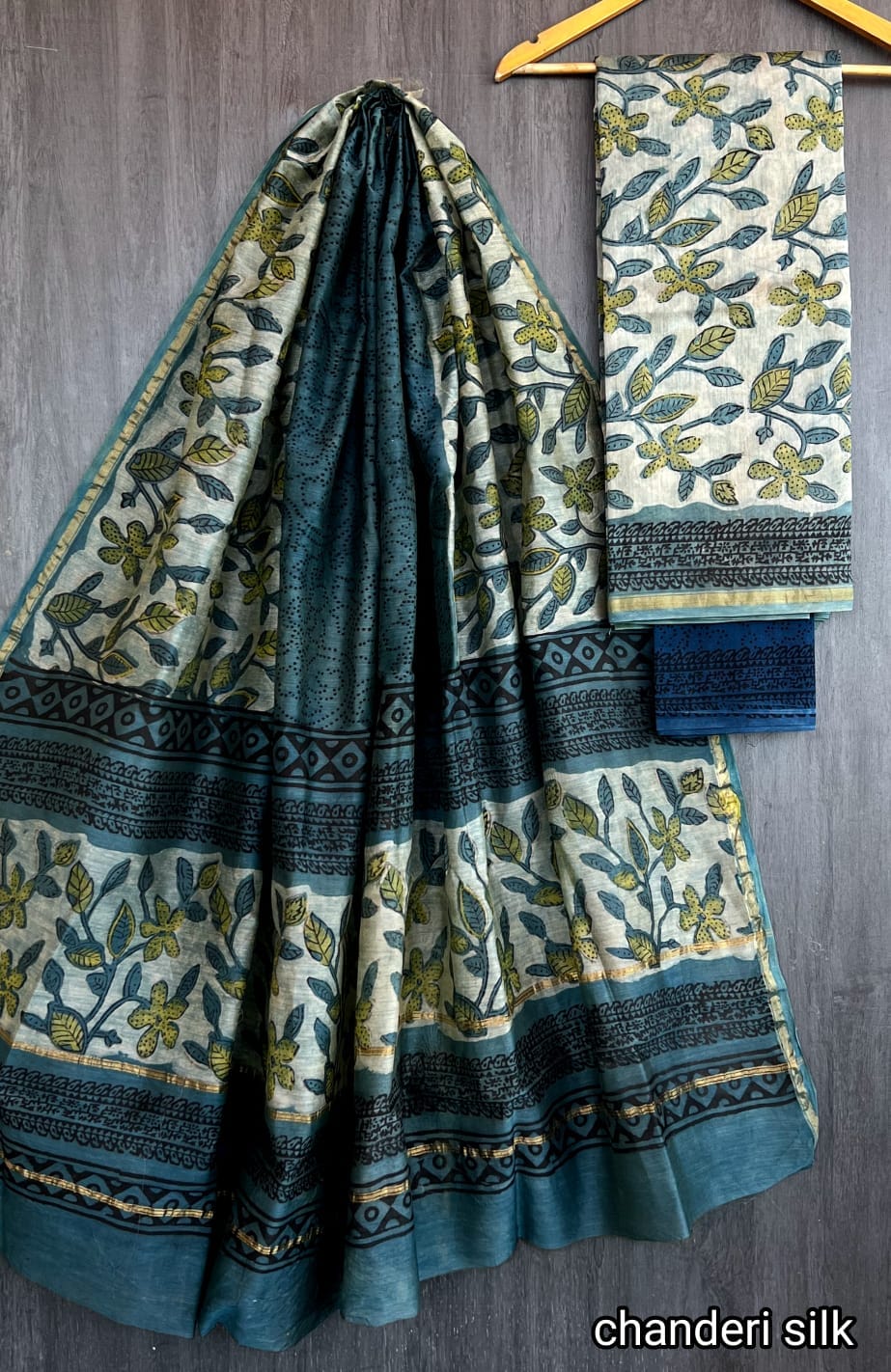 Women's Floral Chanderi Silk Saree with Unstitched Blouse